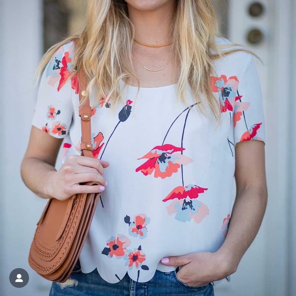 Lauren conrad Paper crown scallop blouse top floral light blue - very rare